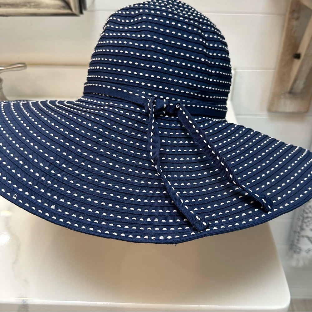 Sun N Sand Blue and White Hat